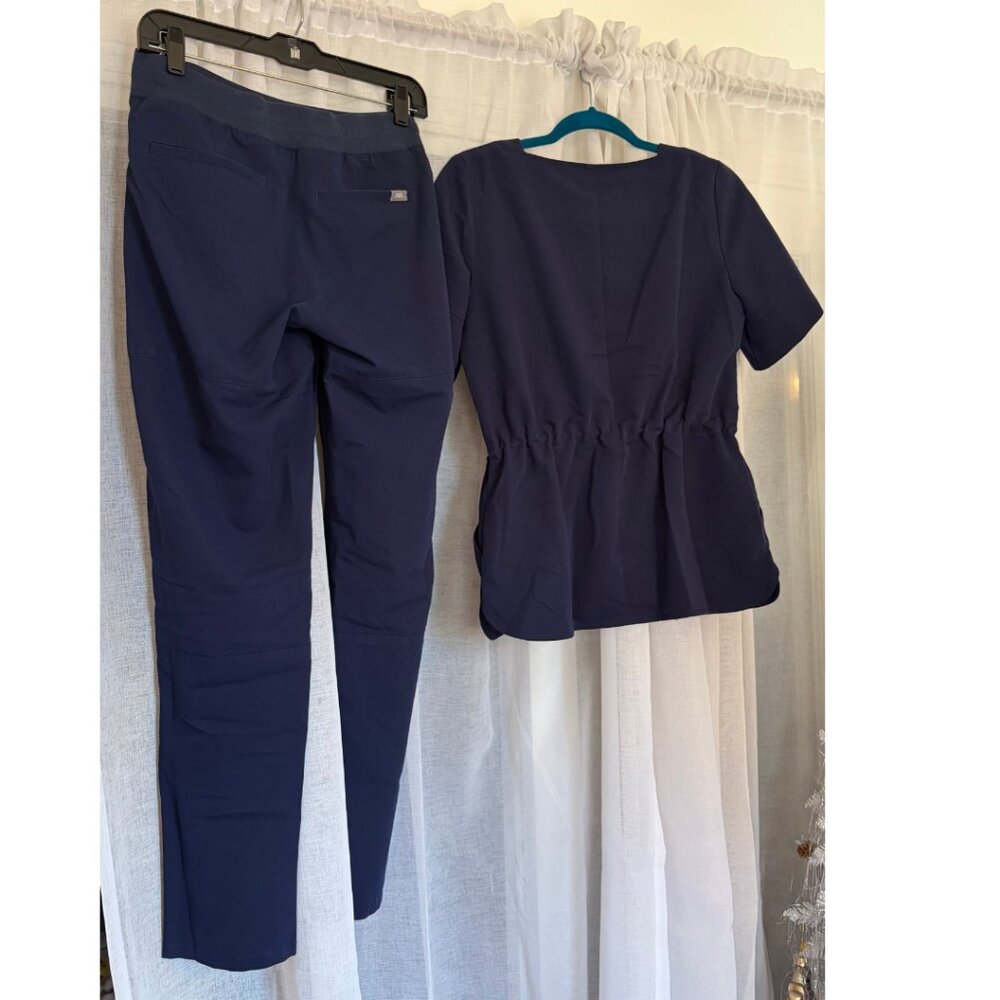 FIGS Women’s Medical Scrubs Navy Blue - Picture 3 of 7
